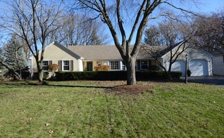 1120 Woodland Hills Rd, Batavia, IL 60510