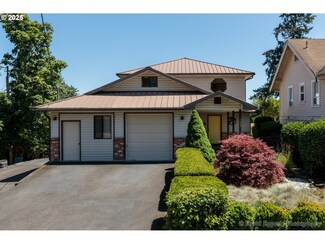 174 N 2nd St, Saint Helens, OR 97051
