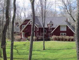 408 Deer Path Ln, New Wilmington, PA 16142