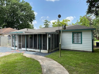 8914 Linda Vista Rd, Houston, TX 77078