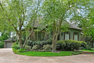 165 N Maple St, Ridgeland, MS 39157
