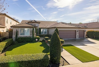 1662 Champagne St, Tulare, CA 93274