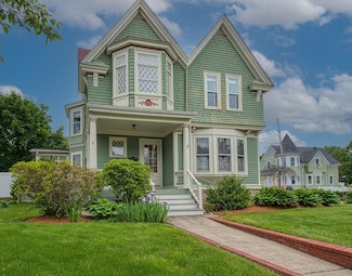 43 Ash St, Brockton, MA 02301