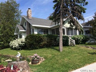 91 Church St, Alexandria Bay, NY 13607