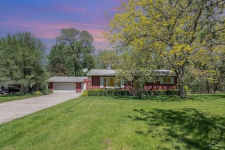 11420 Lakefield Rd, Saint Charles, MI 48655