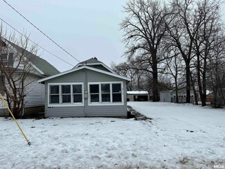 910 E Marietta Ave, Peoria Heights, IL 61616