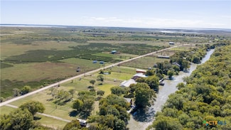 587 Guadalupe River Dr, Tivoli, TX 77979