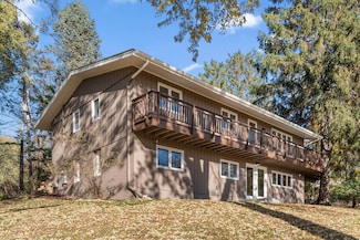 15701 Oak Ridge Rd, Eden Prairie, MN 55346