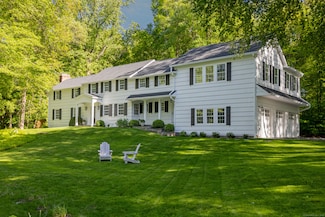 148 W Hills Rd, New Canaan, CT 06840