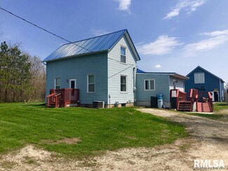 303 E 6th St, Maquon, IL 61458