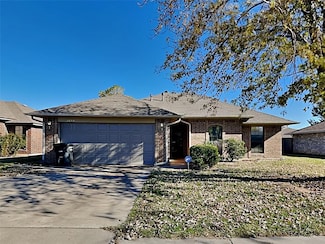 3608 Teresa Dr, Moore, OK 73160