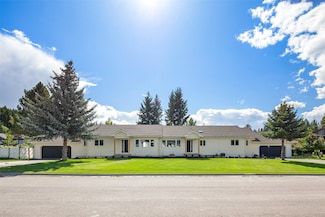 633 & 635 Dakota Ave, Whitefish, MT 59937