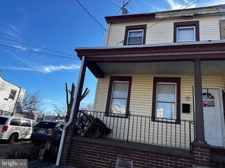 2820 Hayes Ave, Camden, NJ 08105