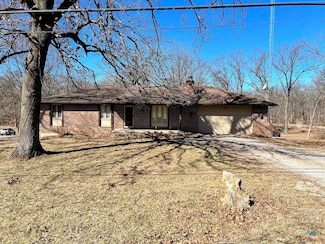 355 NW 51st Rd, Clinton, MO 64735