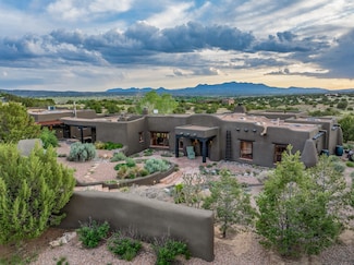 26 Camino Los Angelitos, Galisteo, NM 87540