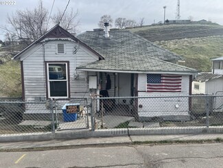 808 SE 3rd St, Pendleton, OR 97801