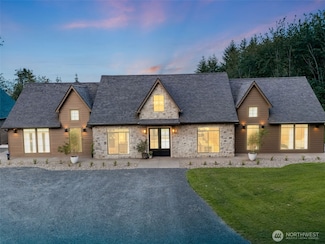 215 Cowlitz Vista Rd, Toledo, WA 98591