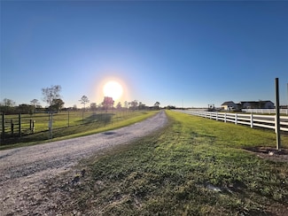 730 County Road 6610, Dayton, TX 77535