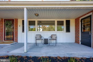 9 Holly Dr, Lancaster, PA 17603