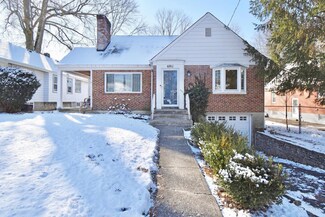 6911 Bramble Ave, Cincinnati, OH 45227