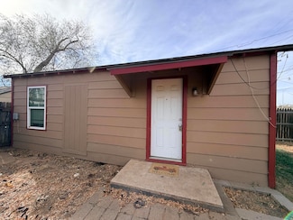 2220 20th St Unit rear, Lubbock, TX 79411