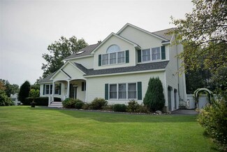 15 Country Ln, Litchfield, NH 03052