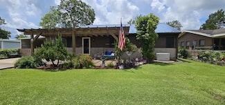 120 Riverview Dr, Patterson, LA 70392