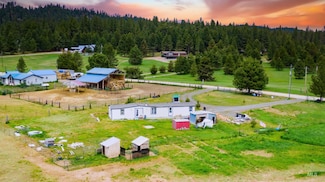 7 Garrett Ln, Cascade, ID 83611