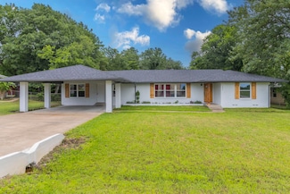 1404 Country Club Rd, Ennis, TX 75119