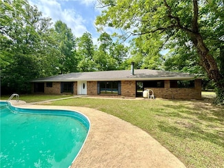 121 Ryland Rd, Pineville, LA 71360