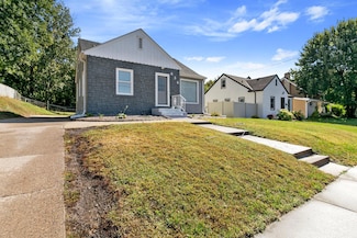 636 White Bear Ave N, Saint Paul, MN 55106