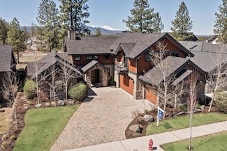 62617 NW Mt Thielsen Dr, Bend, OR 97703