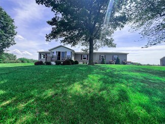 5332 Foxtail Rd, Chester, IL 62233