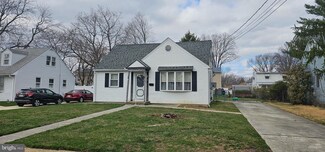 305 W 1st Ave, Barrington, NJ 08007