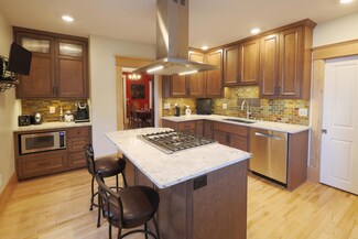 1337 Adams St NE, Minneapolis, MN 55413