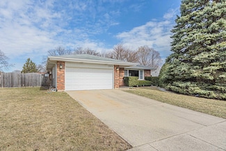 1948 W Spring Ridge Dr, Arlington Heights, IL 60004