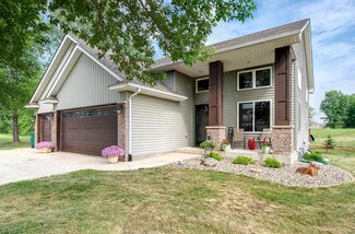 1303 Prairie St NW, Montgomery, MN 56069