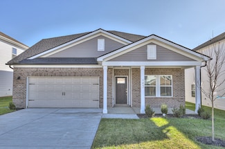 121 Fernbank Ln, Clarksville, TN 37043