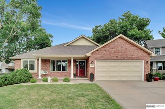 5515 S 76th Ct, Lincoln, NE 68516