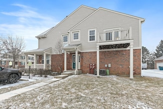 687 W Moreland Ave, Addison, IL 60101