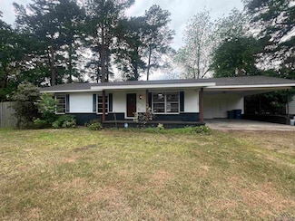 1107 N Hackberry Ave, Gladewater, TX 75647