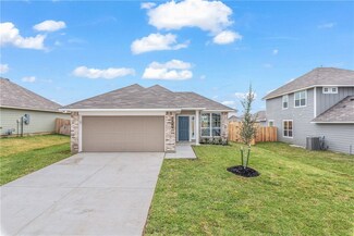 218 Cross Ln, Caldwell, TX 77836