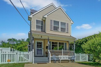 1 Georgia Ave, Port Monmouth, NJ 07758