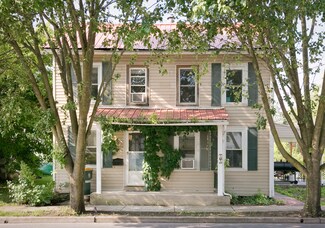 322 E Pine St, Selinsgrove, PA 17870