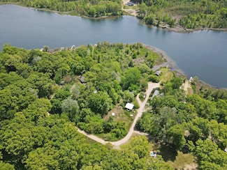 3115 Perch Point Dr, Hope Township, MI 49046