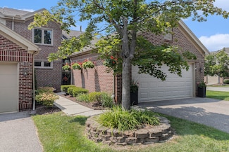 113 Ponds View Dr, Ann Arbor, MI 48103