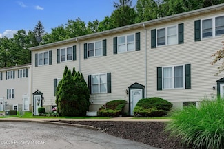 25 Richard Dr, Dallas, PA 18612