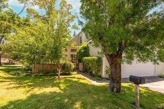 600 Fieldcrest Dr, Healdsburg, CA 95448