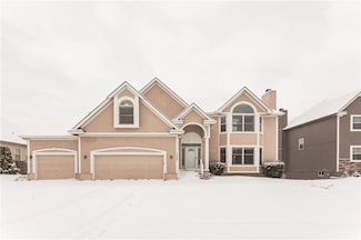 1305 SW Pebble Ln, Lees Summit, MO 64082