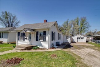 609 3rd St, Carrollton, IL 62016